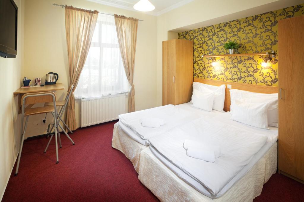 Pytloun Self Check-In Hotel Liberec Room photo